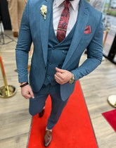 Azure green suit / Blauw-groene pak